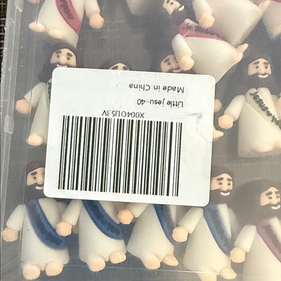 “Jesus love You” tiny 1.5” figurines brand new sealed box of 40 - Picture 5 of 7